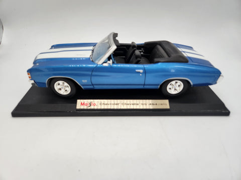 Maisto 1971 Chevrolet Chevelle convertible Diecast 1/18 Scale car. Color Blue.