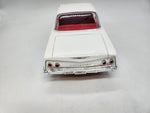 Maisto Special Edition 1962 Chevrolet Bel Air White 1/18 Scale.