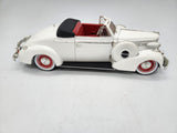 Road Signature- 1938 Buick Century Convertible Coupe, White 1:18.