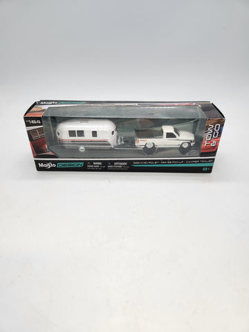 Maisto Design Tow & GO 1993 Chevrolet 454 SS Pickup & Camper Trailer.